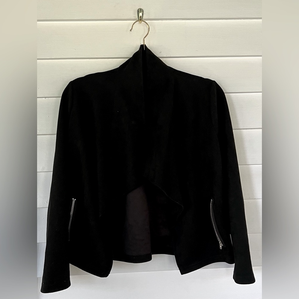 Shrug/open cardigan